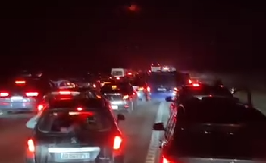 KRKLJANAC NA GRANICAMA! Na Preševu automobili čekaju pola sata, teretnjaci na Gradini šest sati!