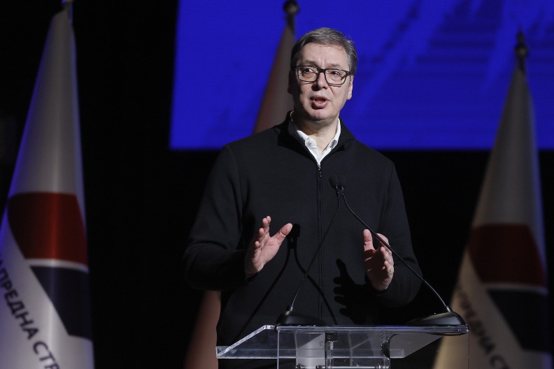 "DRŽAVA NEĆE PRIMENJIVATI SILU, A OPOZICIJA NAPADA MLADE" Predsednik Vučić zagrmeo