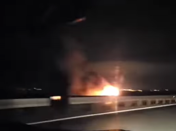 VATRA GUTA AUTOMOBIL Požar na auto - putu kod Beške (FOTO/VIDEO)