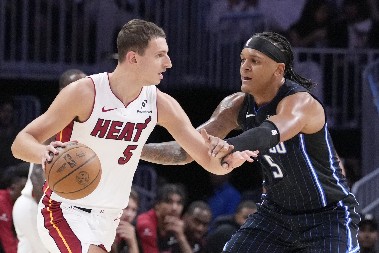 VELIKI PEH Povredio se Nikola Jović, Majami u poslednjoj sekundi srušio Orlando