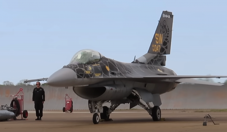 RUSI NUDE PREKO 100.000 EVRA ZA OBARANJE F-16: Evo šta se sve krije iza nagrade!