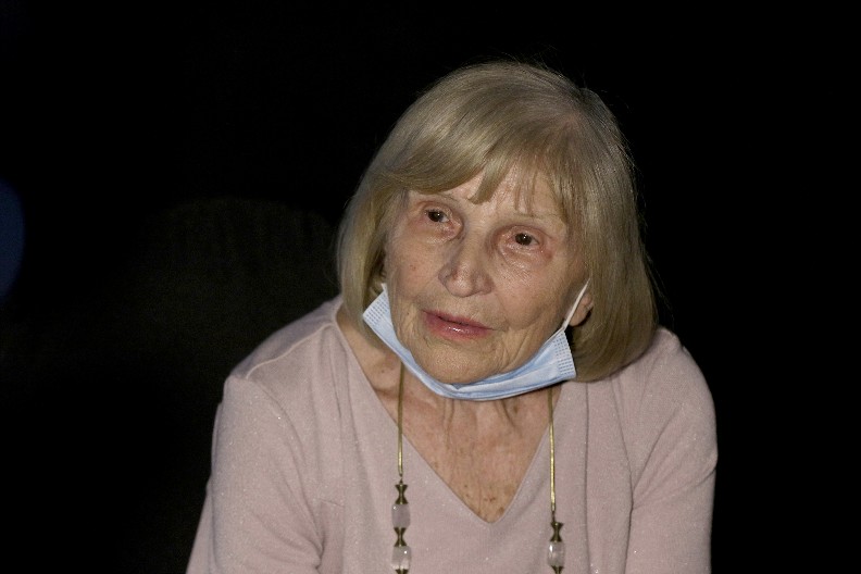 "NIJE NI ŽENA NI BABA, ŠTA DA RADIMO SA NJOM?!" Poznata glumica progovorila o Miri Banjac: "Niko ne zna gde da je smesti"