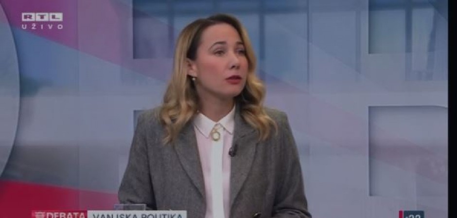 KAO PAPAGAJI PONAVLJAJU SAMO IME PREDSEDNIKA SRBIJE: Hrvati celu predsedničku kampanju vec nedeljama posvećuju Aleksandru Vučiću (VIDEO)