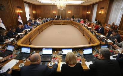 VLADA SRBIJE DONEKA NOVU ODLUKU: Tiče se očuvanja ćiriličkog pisma