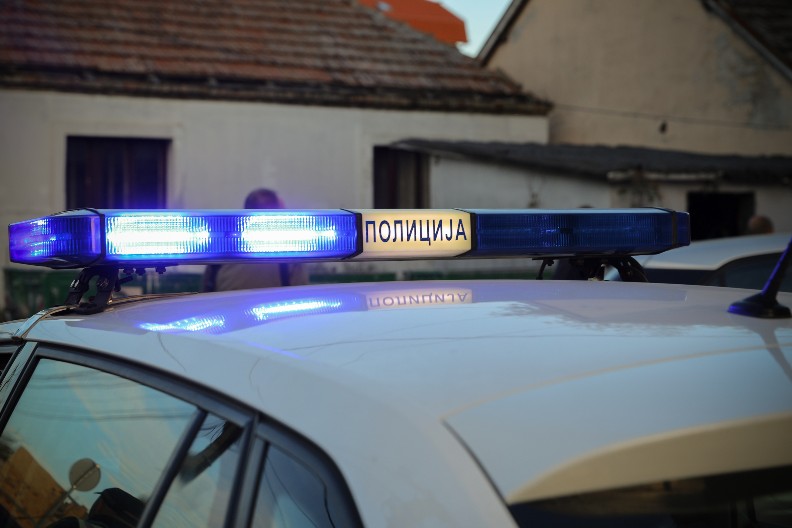 TEŠKA SAOBRAĆAJNA NESREĆA KOD RAKOVICE U udesu učestvovala četiri vozila