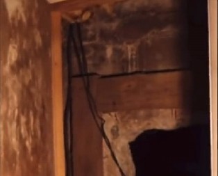 JEZIVA ISTINA IZA ZIDOVA NJENE KUĆE ''Ljudi žive unutra!'' TikTok devojka otkrila uklete prostorije koje lede krv u žilama! (VIDEO)