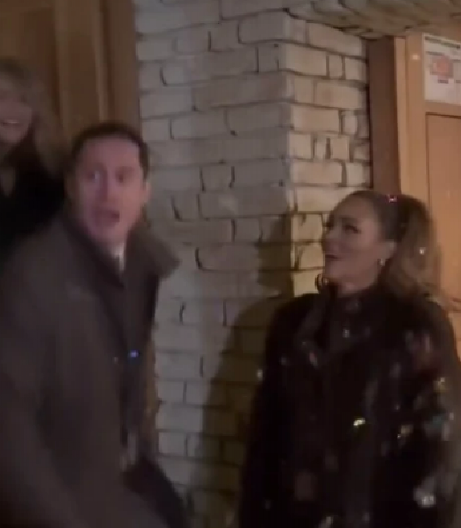 PEVAČICA MUŽU PRIREDILA IZNENAĐENJE! On nije znao šta ga je snašlo, pojavio se snimak hit reakcije!