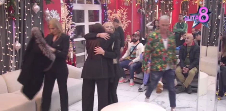 MAJKA SOFIJE JANIĆIJEVIĆ UŠLA U ELITU! Sve oči uprte u nju, ona se momentalno obratila ćerki!