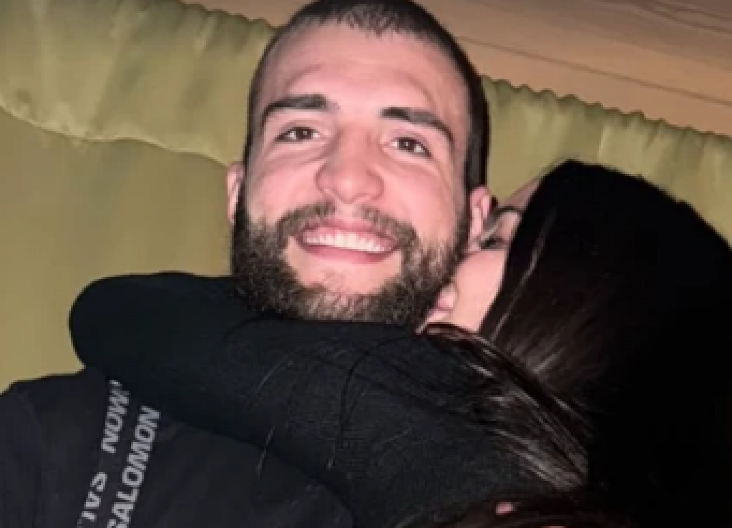 VELJKO I BOGDANA RAŽNATOVIĆ U PROVODU! Zagrljeni pozirali, on poludeo uz Cecinu pesmu u kafani (FOTO)