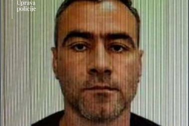 PUCAO SEBI U GLAVU NA OVE REČI POLICIJE! Ovako su izgledali poslednji trenuci Aca Martinovića koji je napravio masakr na Cetinju