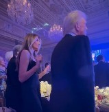 DONALD I MELANIJA TRAMP DOČEKALI NOVU GODINU SA ILONOM MASKOM Prva dama plesom zaludela svet, "konačno uživa" (VIDEO)