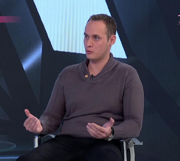 PREPISKA IZ STUDENTSKE GRUPE: Kako studenti dobijaju direktive od "iskusnog u borbi protiv vlasti" (VIDEO)