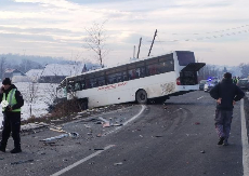 VOZAČ KAMIONA U KOMI Nove informacije o teškom sudaru autobusa i teretnjaka kod Kraljeva (VIDEO)