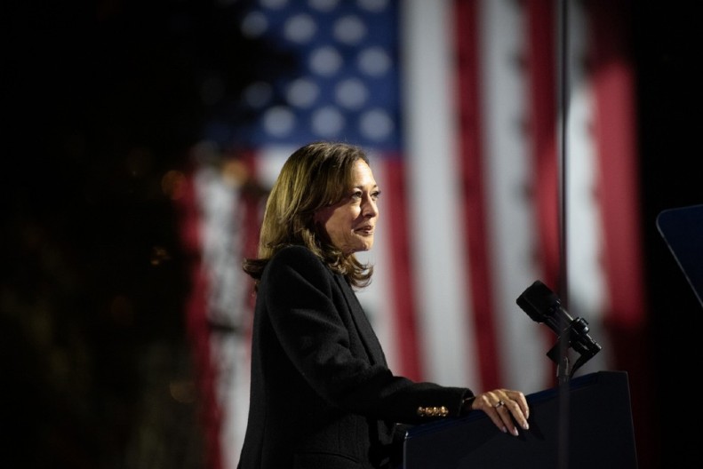 OVO JE BAŠ BOLELO... Pogledajte trenutak kada je Kamala morala da potvrdi Trampovu pobedu u Kongresu (VIDEO)