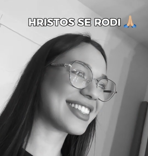 "HRISTOS SE RODI, HRISTOS SE RODI!" Video popularne tiktokerke postao je viralni hit! (VIDEO)