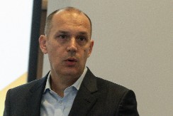 LONČAR POSLE SASTANKA SA SINDIKATIMA ZDRAVSTVA: Menja se obračun plata medicinara