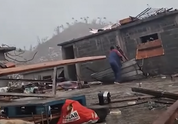 DVE OSOBE POGINULE U STRAVIČNOM NEVREMENU Sever je pogođen u sredu, službe na terenu