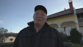 ON JE JEDINSTVEN U SRBIJI Umesto da gaji krave i ovce, Dušan iz sela Brzan brine o ovim životinjama na svom imanju