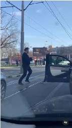 POTEGAO NOŽ POSLE SUKOBA U SAOBRAĆAJU Podneta krivična prijava protiv Kruševljanina KRATKOG FITILJA