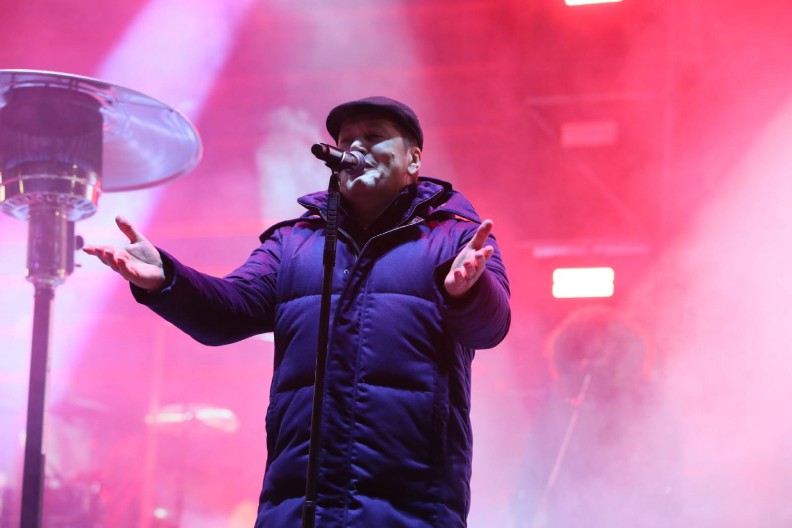 PEJOVIĆ SA VELIKIM HITOM OTVORIO NASTUP ZA NOVOGODIŠNJU NOĆ! Publika u transu