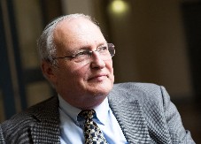 JAVNI ČAS ZA SRPSKE GLUMCE Ne znaju ni ko je Efraim Zurof, a ni ČIJI simbol koriste!