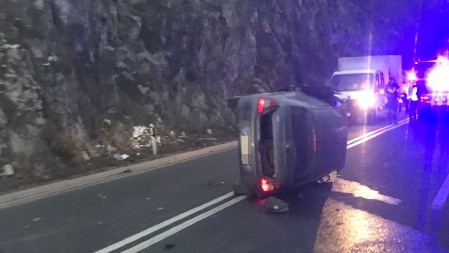 IZGUBIO KONTROLU PA SE PREVRNUO NA BOK Nezgoda na magistralnm putu Užice – Zlatibor