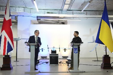 STARMEROV 100-GODIŠNJI PLAN Moskva najavljuje kraj Ukrajine, London pravi šanac pred kapijama Rusije