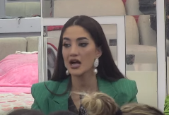 "ONA TREBA NA LEČENJE" Bizaran momenat Anđele Đuričić: Evo šta radi na krevetu misleći da je kamere ne snimaju (FOTO)