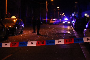 OPSADNO STANJE U MITROVICI Policajci sa dugim cevima blokirali sve izlaze iz grada, traga se za ubicom