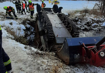 PROKLIZAO TENK NA GRANICI, IMA MRTVIH! Na mestu nesreće angažovani su pet vatrogasnih brigada