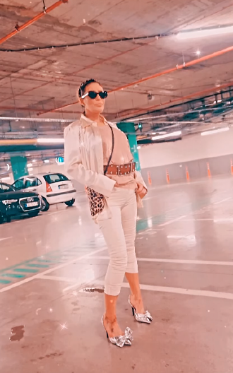 "LEŽALA SAM VEZANA DOK SU PRAVILI SELFI SA MNOM" Pevačica ispričala šokantno iskustvo sa porođaja! (VIDEO)