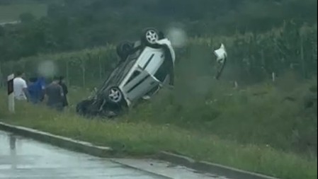 JEZIV UDES KOD NEGOTINA  Proklizao pa sleteo sa puta, Ivanovo telo pronašli na zadnjoj klupi