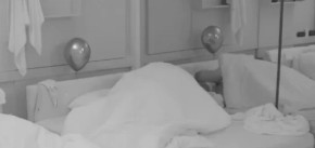 GEJ AKCIJA U ELITI! Učesnici uhvaćeni u intimnom trenutku, opustili se pred kamerama i šokirali sve! (FOTO)