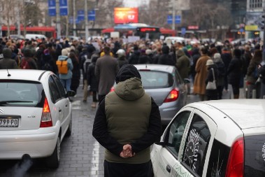DEMONSTRANTIMA SU ČOVEK I PAS ISTO! Pokazali da im je politika važnija od ljudskih života
