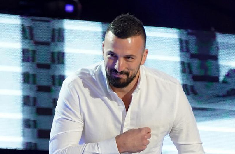 OBJAVIO SNIMAK KAKO MUVA DEVOJKU U IZLASKU! Vladimir Tomović opčinjen crnkom, prišao joj prvi: ''Postaću influenser''