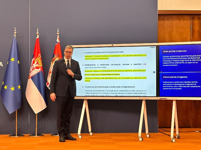 ''U TOKU JE OBJAVLJIVANJE JOŠ 925 DOKUMENATA'' Predsednik Vučić: Na sajtu Vlade objavljeno 559 linkova, sa ukupno 13.043 dokumenta