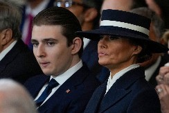 NE MOŽE DA PODNESE KADA NJIH DVOJE OVO RADE, ISPLIVAO I SNIMAK Šta Donald Tramp zamera Melaniji i Baronu?