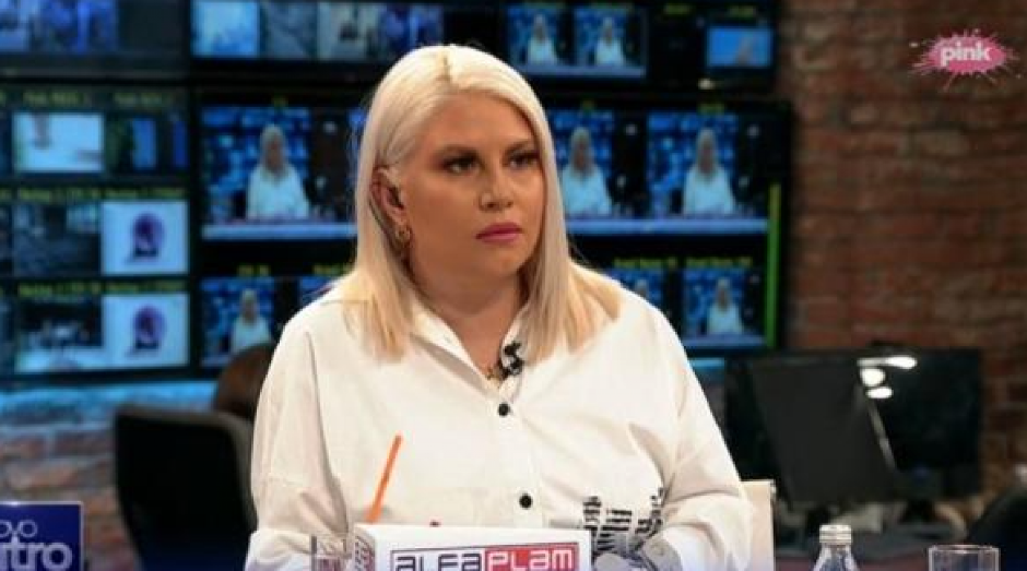 DEA ĐURĐEVIĆ SLOMLJENA NAKON TEŠKE SAOBRAĆAJKE! Oglasila se potresnim rečima, nije mogla više da izdrži!