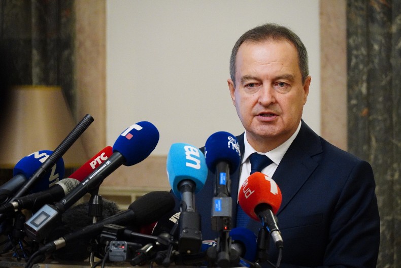 DAČIĆ NAJOŠTRIJE DEMANTOVAO DEZINFORMACIJE: Oglasio se povodom navoda da će policija u toku noći intervenisati protiv okupljenih na Autokomandi