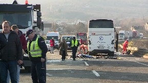 ODREĐEN PRITVOR DO 30 DANA VOZAČU AUTOBUSA ZBOG NESREĆE KOD UMKE (FOTO)