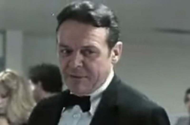 GLUMAC POSTAO OTAC U DEVETOJ DECENIJI ŽIVOTA Razlika u godinama između brata i sestre 40 godina!