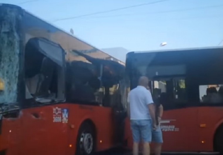 "TINEJDŽERKA JE ČEKALA NA STANICI I PODLETELA JE ISPOD VOZILA " Očevici opisali jezive scene posle sudara 2 autobusa na Novom Beogradu!