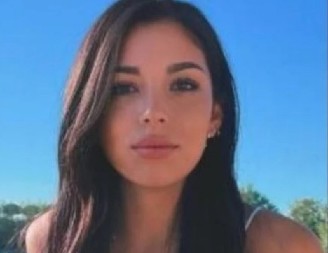 EMOTIVNI SUSRET NAKON DVE DECENIJE Devojka pronašla svoje biološke roditelje i rasplakala svet!