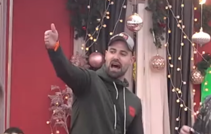 ''TREBA DA NAPRAVIM DETE I OSTAVIM GA KAO IVAN'' Rajačić doživeo pomračenje zbog Jelene Ilić - Marinković skočio kao oparen