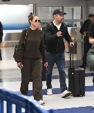 OŽENIO JE KONOBARICU KOJA JE SAMOHRANA MAJKA Svi su ga ponižavali zbog supruge, a sada mu zavide!