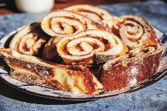 RECEPT ZA ŠTRUDLU KOJU SU PRAVILE NAŠE BAKE Uspeva ama baš svima, a o ukusu ne treba raspravljati