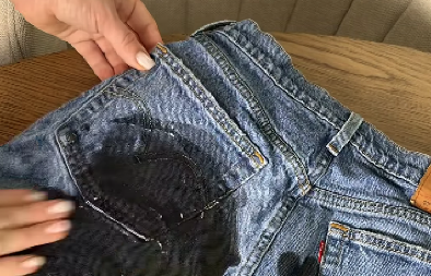 MAMIN TRIK ZA BRZO UKLANJANJE MRLJA Samo pomešajte 3 stvari iz kuhinje i rešen problem, ni najmasnije fleke vam ne mogu ništa