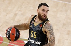 DŽEJMS NASTAVLJA DA POMERA GRANICE Majk probio magičnu cifru, Monakova odlična uvertira za Partizan