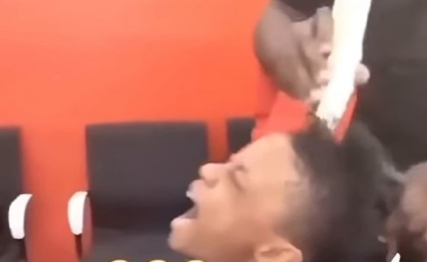 SCENA KOJA JE PODELILA SVET Otac kaznio sina na BRUTALAN način, a razlog će vas potpuno šokirati! (VIDEO)