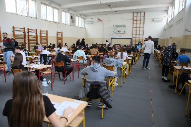 KAKO ĆE SE NADOKNADITI NASTAVA U ŠKOLAMA? Na stolu 3 opcije, ali ostaje još mnogo nepoznanica